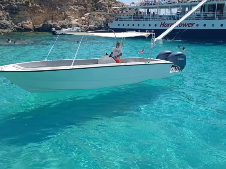 Crown Coronet de alquiler a Xemxija