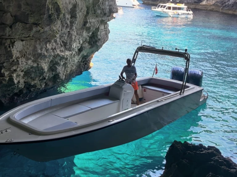 Alquiler Lancha en Xemxija - Crown Coronet