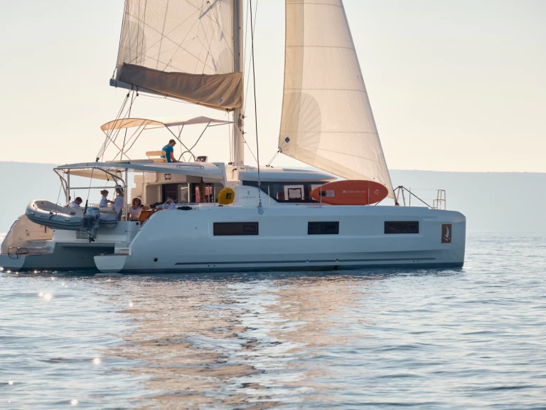 Alquiler de Catamarán, con o sin patrón Lagoon Trogir