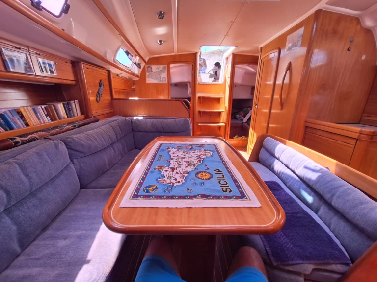 Bavaria Bavaria 42 Cruiser de alquiler a Valletta