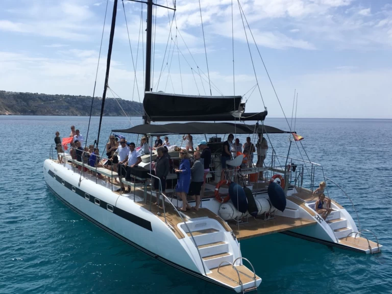 Alquiler Catamarán freebird con o sin  título de navegación