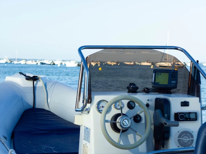 Alquiler Neumática Joker Boat con o sin  título de navegación