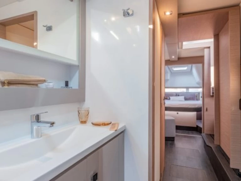Alquiler Catamarán Fountaine Pajot con o sin  título de navegación