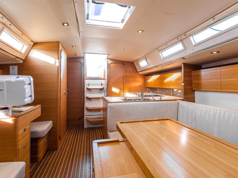 Alquiler Velero Salona con o sin  título de navegación