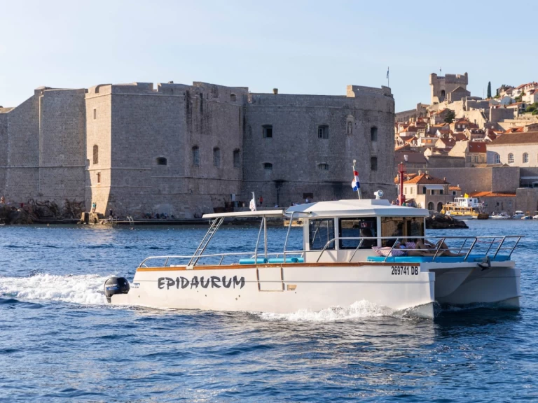 Alquiler de Monte Marine Yachting Lux Cat en Dubrovnik
