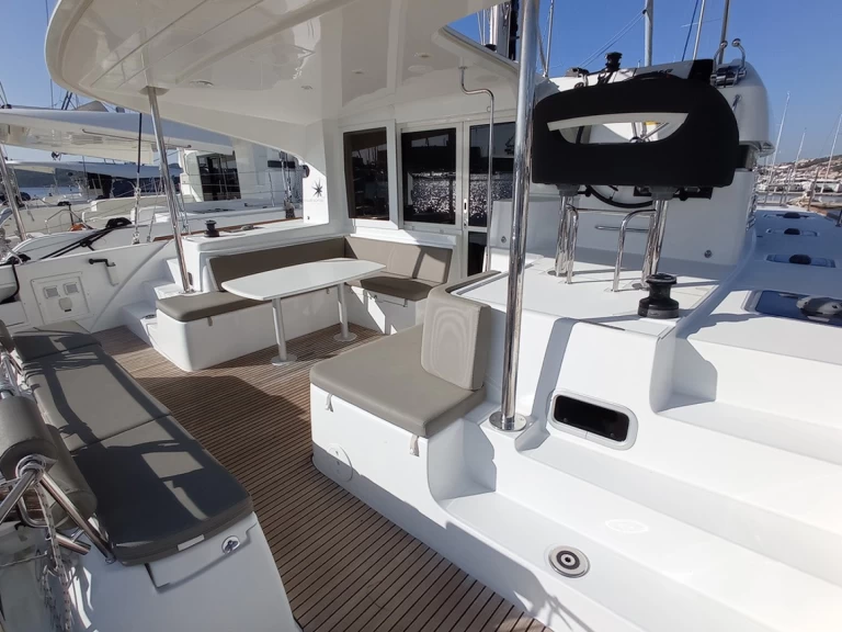 Lagoon Lagoon 40 de alquiler a Seget Donji