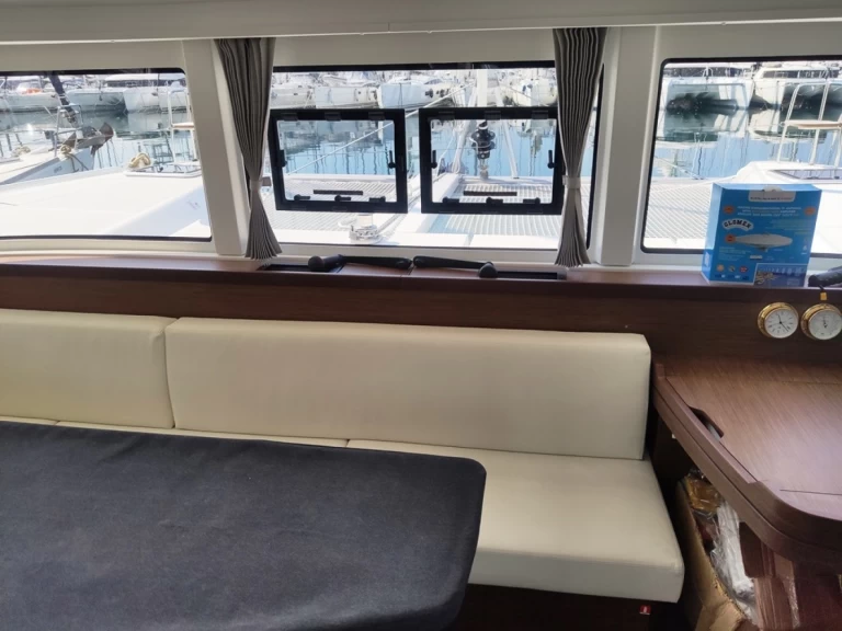 Alquiler de barcos Lávrio barato de Lagoon 42