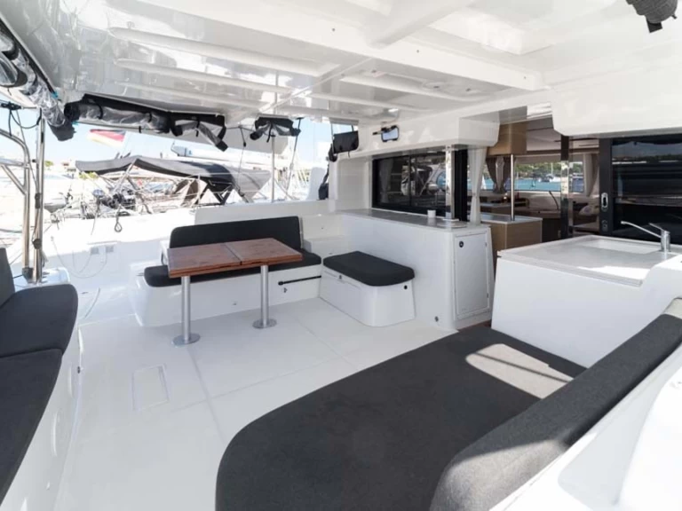 Alquiler de Lagoon Lagoon 46 en Portocolom