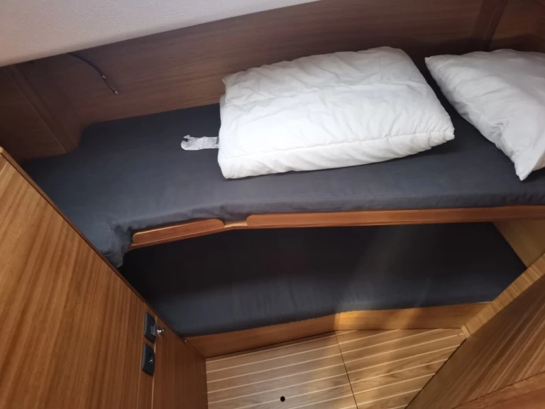 Alquiler Velero Elan con o sin  título de navegación