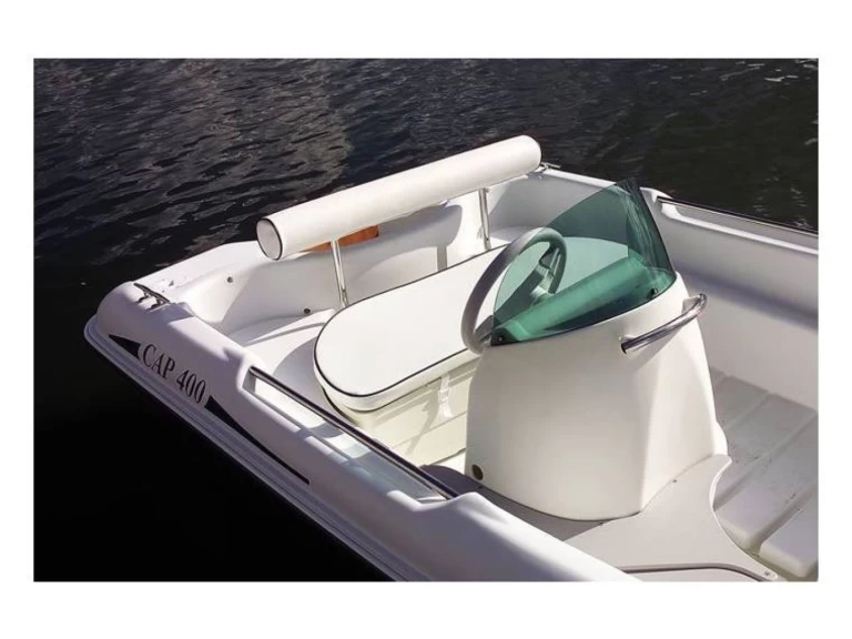 Alquiler de Rigiflex Cap 400 en Le François