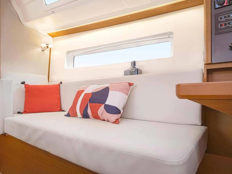 Alquiler Velero Jeanneau con o sin  título de navegación