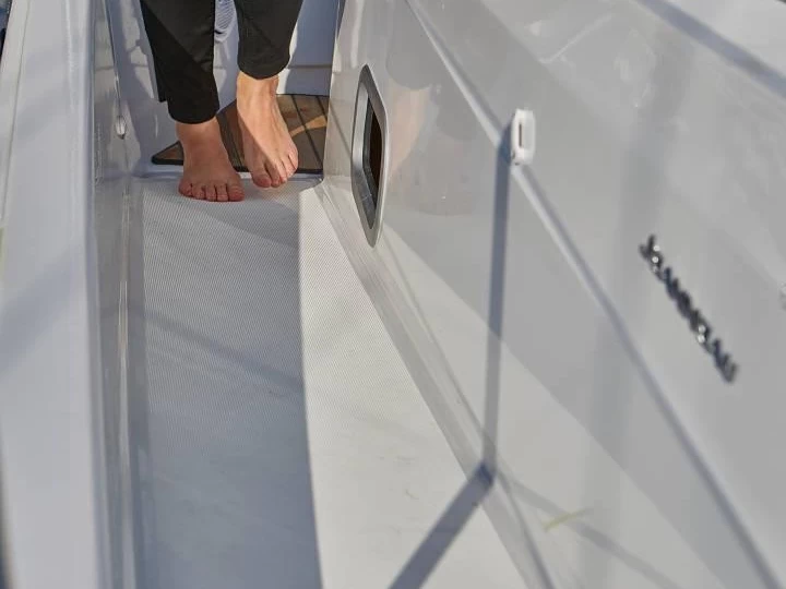 Alquiler Velero Jeanneau con o sin  título de navegación