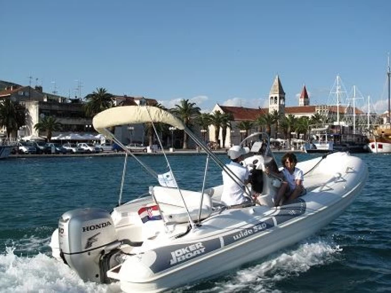 Neumática para alquilar Aci Castello al mejor precio