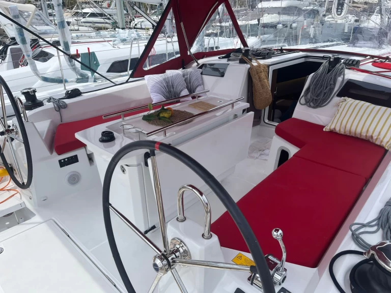 Alquiler de embarcaciones Bénéteau Oceanis 40.1 enPomer en Samboat