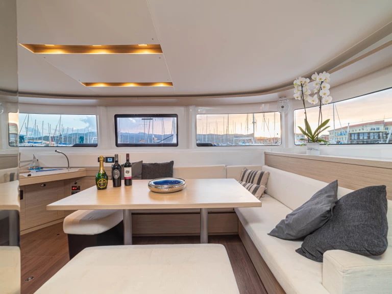 Alquiler de barcos Lefkáda barato de Lagoon 46