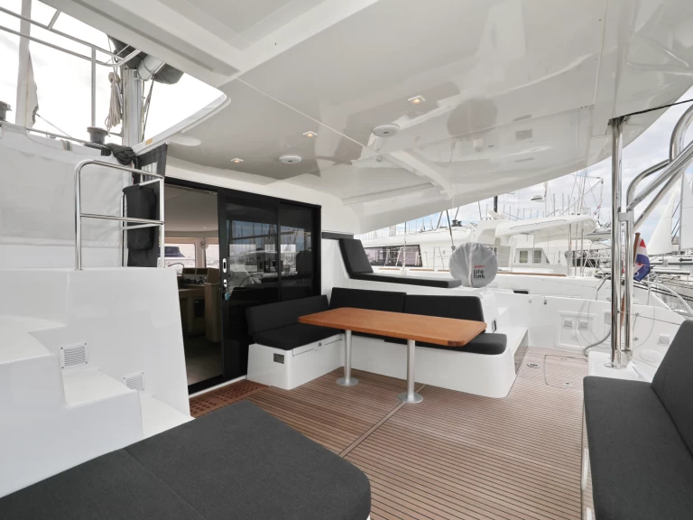 Alquiler Catamarán en Sukošan - Lagoon Lagoon 42