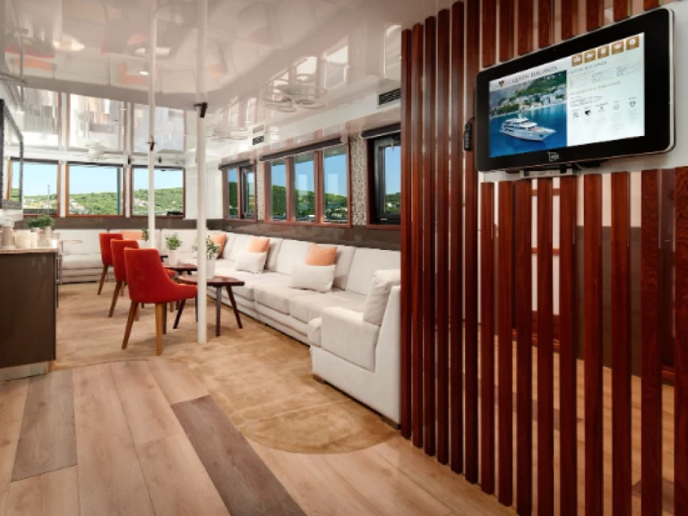 Alquiler de  Motoryacht Queen Eleganza en Split