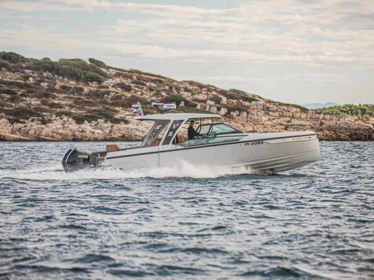 Alquiler de barcos Sukošan barato de Saxdor 320 GTO