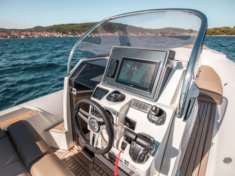 Capelli Tempest 1000 Open de alquiler a Sukošan