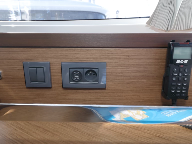 Alquiler de Catamarán, con o sin patrón Lagoon Sukošan