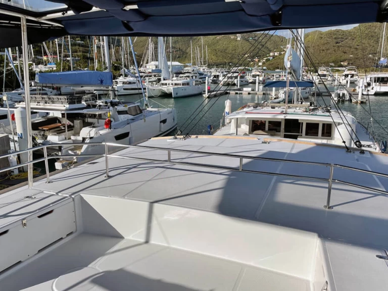 Alquiler Catamarán Bali con o sin  título de navegación