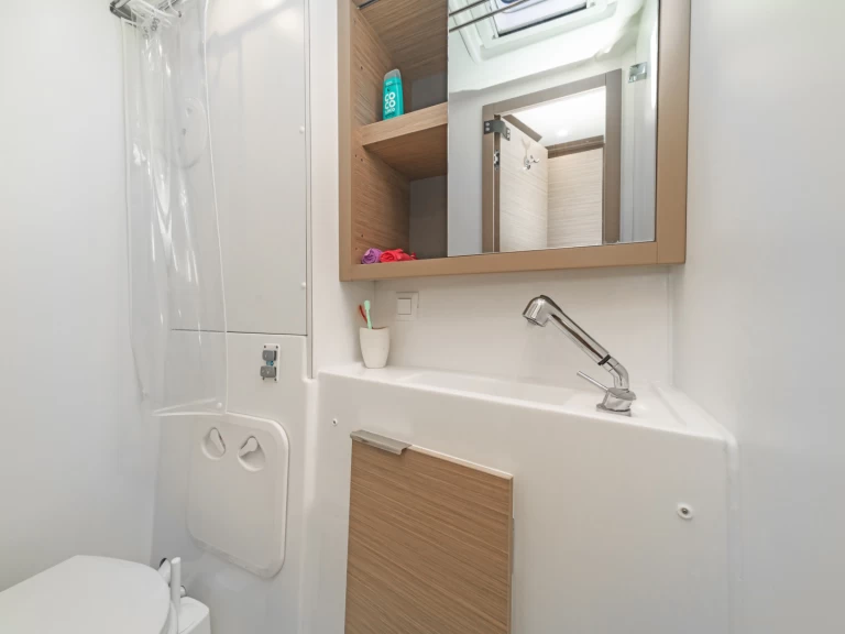 Alquiler Catamarán Lagoon con o sin  título de navegación