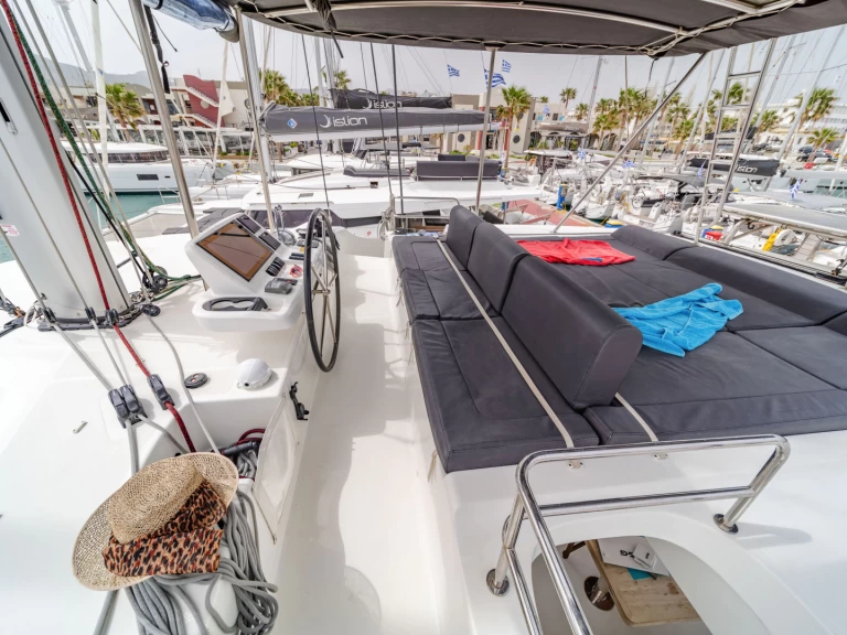 Alquiler de barcos Gouviá barato de Lagoon 50