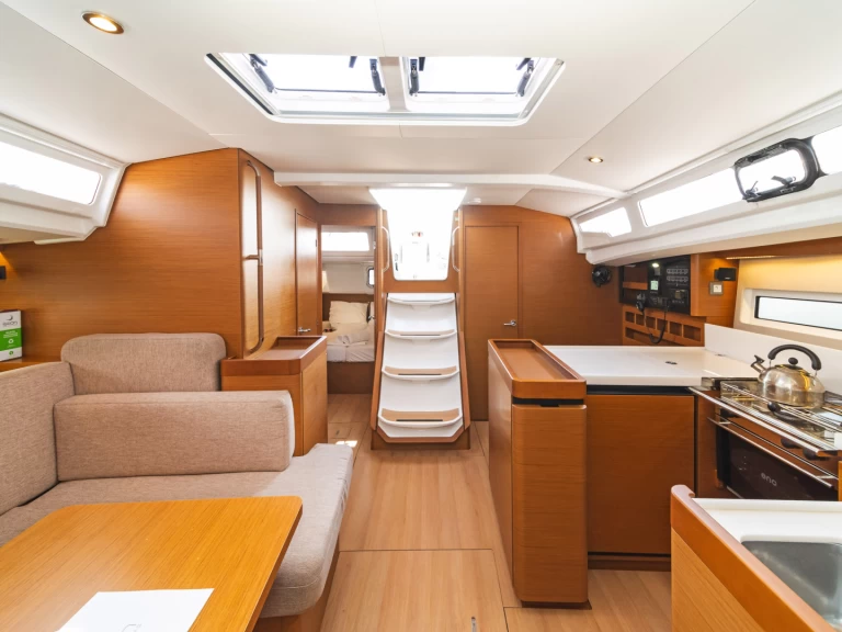 Alquiler de Jeanneau Sun Odyssey 440 en Skiathos