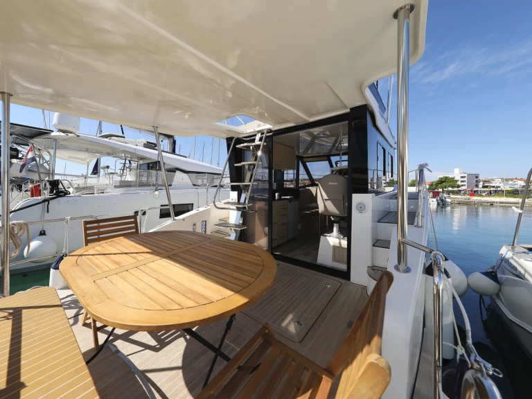 Alquiler Šibenik - Cobra Yachts Futura 40 Grand Horizon en SamBoat