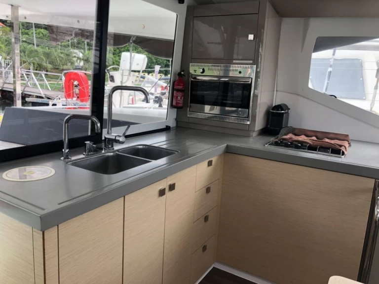 Catamarán para alquilar Saint George's al mejor precio