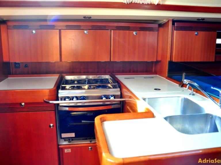 Velero para alquilar Izola al mejor precio