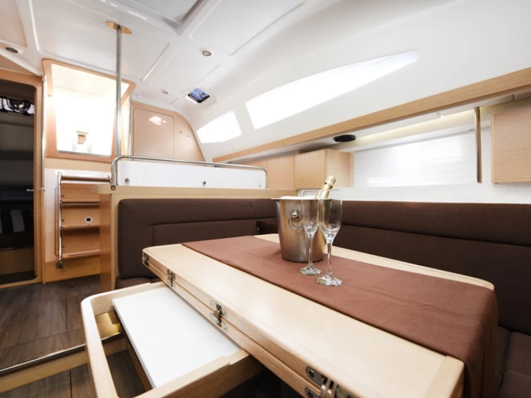 Alquiler de Velero, con o sin patrón Elan Zadar