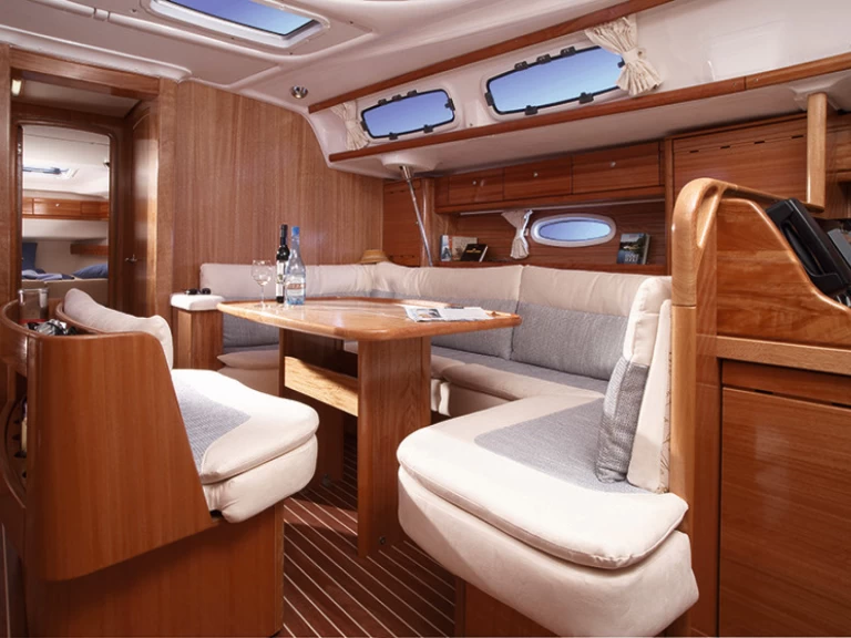 Bavaria Cruiser 46 de alquiler a Anzio