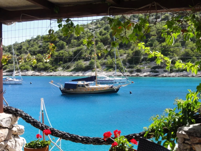 Alquiler de Custom Made Larus - 3 + 1 cab. en Pirovac