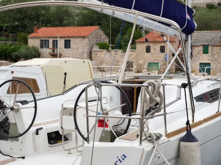 Alquiler de embarcaciones Jeanneau Sun Odyssey 349 enRogač en Samboat