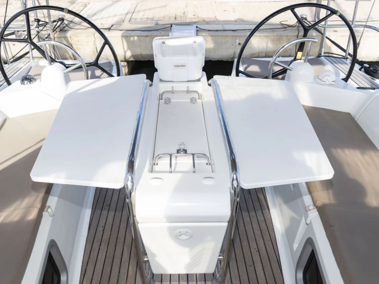 Alquiler Velero Jeanneau con o sin  título de navegación