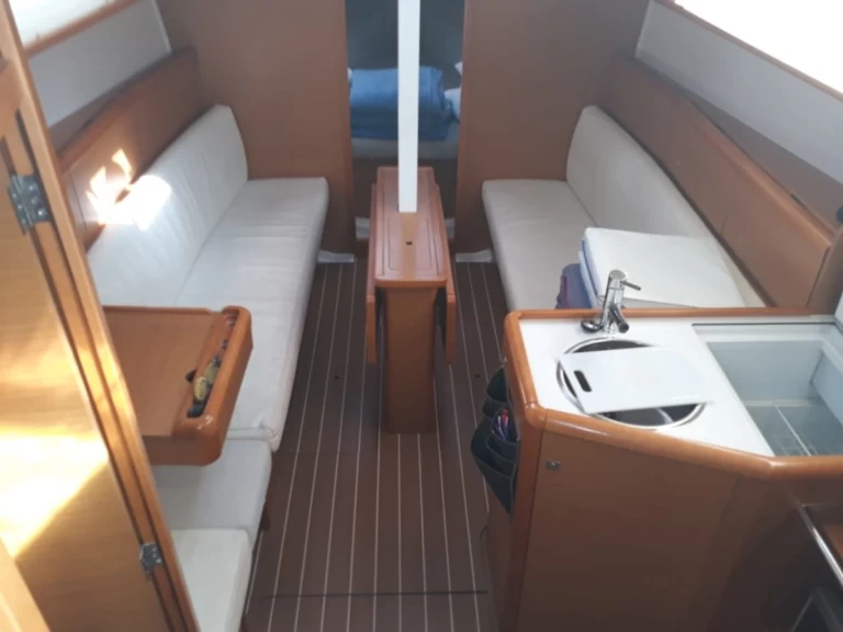 Alquiler Gouviá - Jeanneau Sun Odyssey 33i en SamBoat