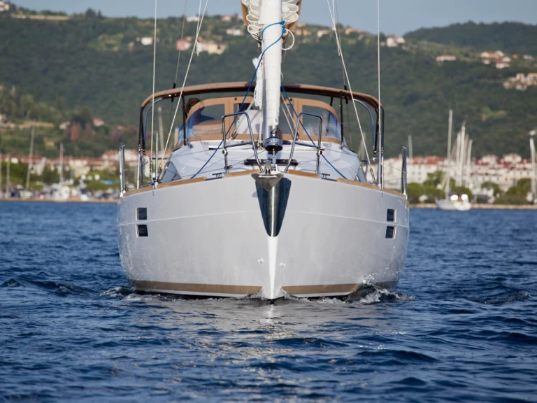 Alquiler de Elan Impression 35 en Kaštela