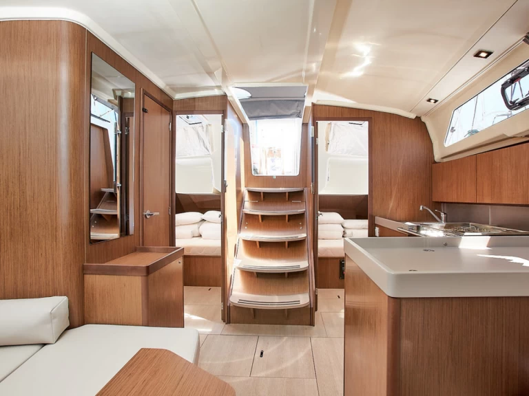 Velero para alquilar Kaštela al mejor precio