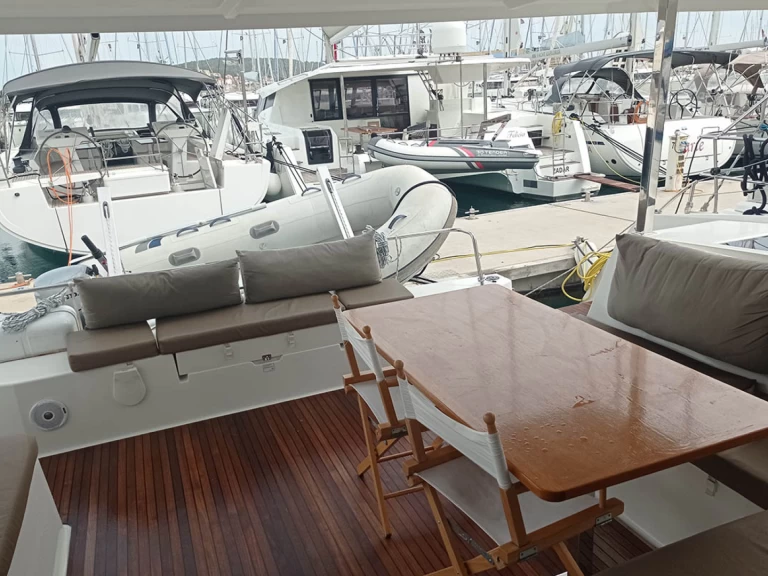 Alquiler Catamarán Fountaine Pajot con o sin  título de navegación