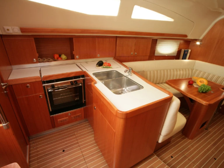 Alquiler de Elan Impression 344 en Primošten