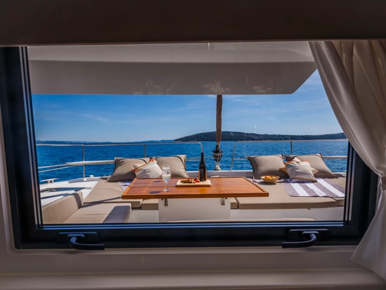 Alquiler de Catamarán, con o sin patrón Bali Komolac