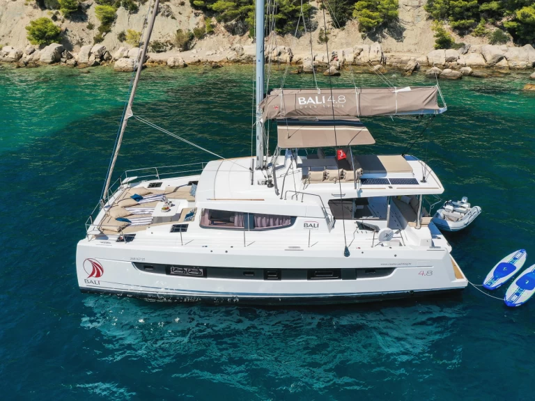 Catamarán para alquilar Kaštela al mejor precio