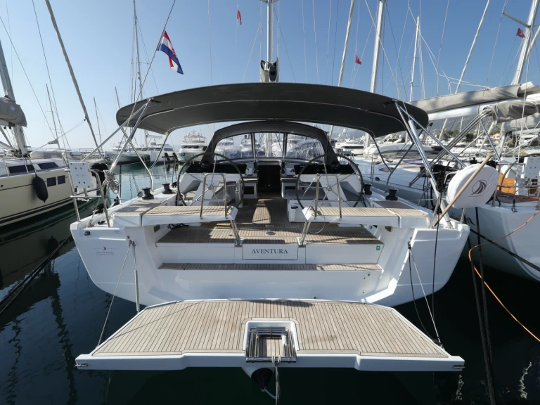 Alquiler de barcos Komolac barato de Hanse 460