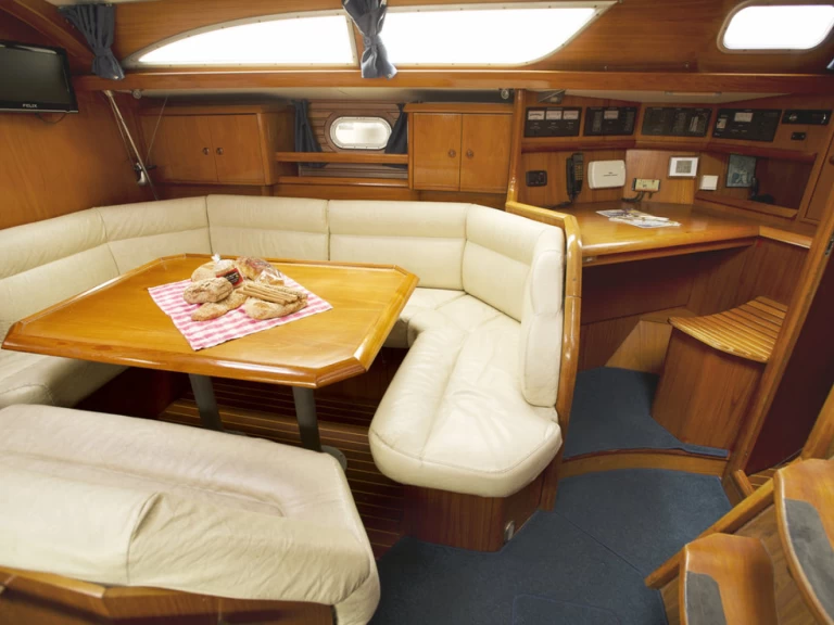 Alquiler Velero Jeanneau con o sin  título de navegación