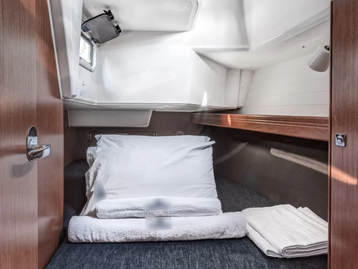 Bavaria Cruiser 37 de alquiler a Gouviá