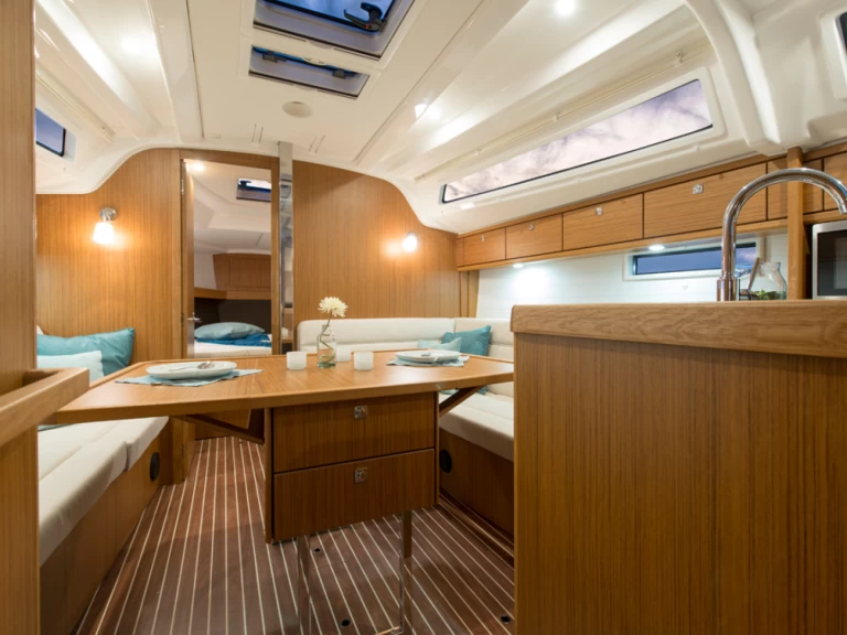 Alquiler de embarcaciones Bavaria Cruiser 37 enZaton en Samboat