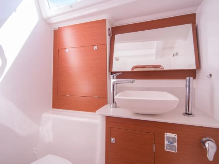 Alquiler de Velero, con o sin patrón Dufour Seget Donji