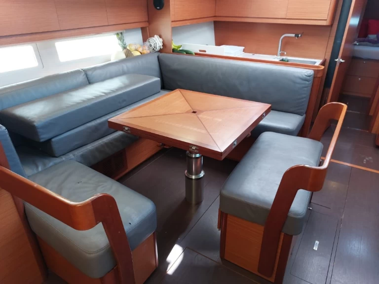 Alquiler de barcos Bas du Fort barato de Dufour 520 Grand Large