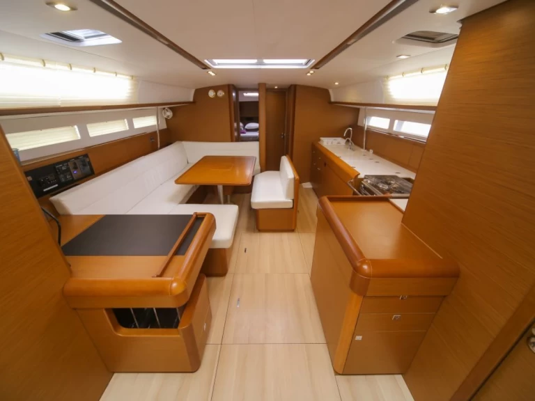 Alquiler Velero Jeanneau con o sin  título de navegación